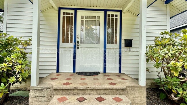 Building Photo - 705 N A St