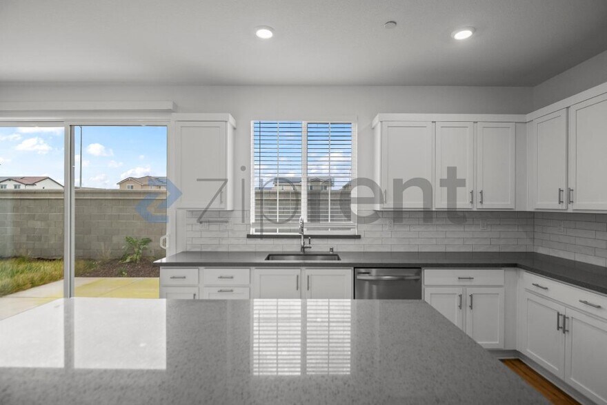 Building Photo - 3375 Tibidabo St