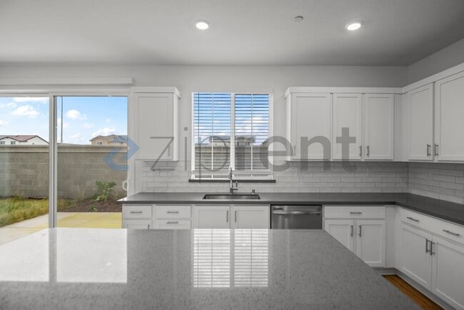 Building Photo - 3375 Tibidabo St