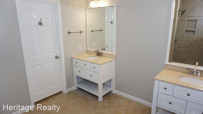 Building Photo - 2 br, 2.5 bath House - 7719 Wilmington Dr