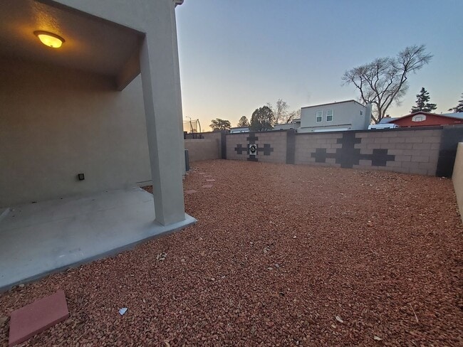 Building Photo - Amazing 3 Bedroom! Great location! Across ...