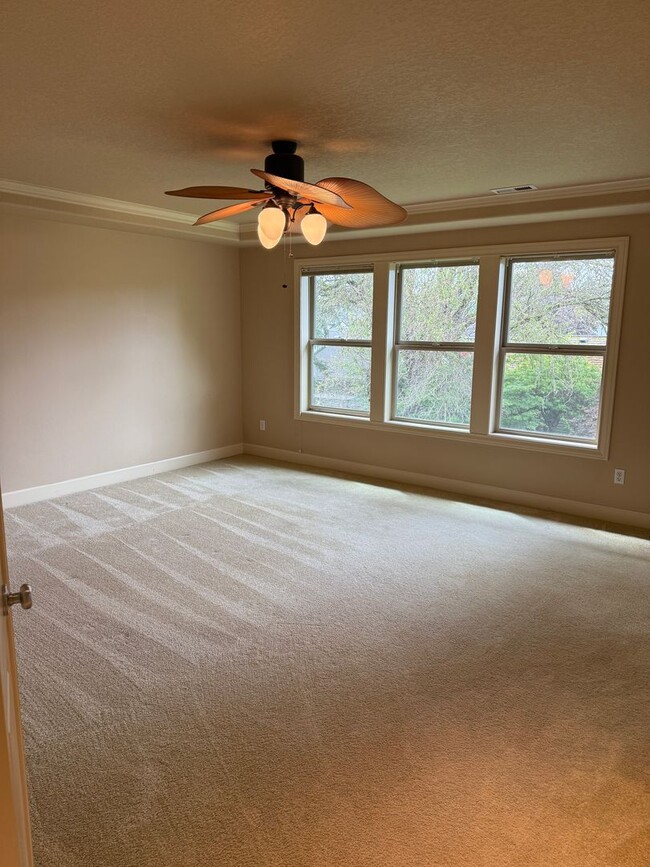 Building Photo - Large Rock Creek Single Family Home