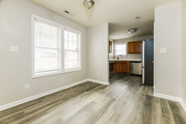 Building Photo - 3733 Blue Blossom Dr