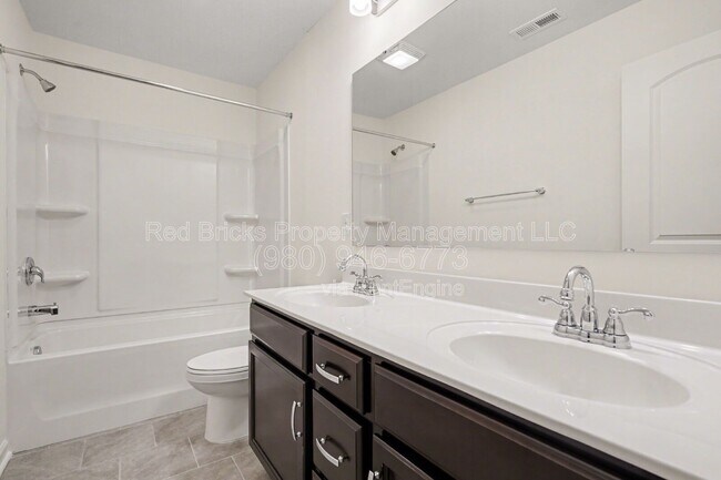 Building Photo - 162 Aspire Cir