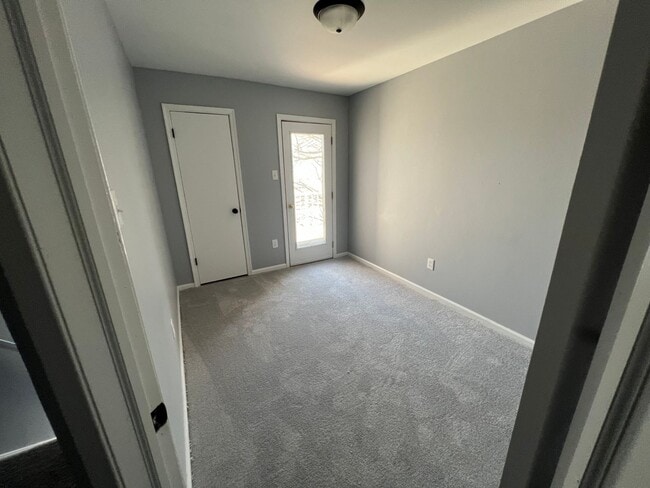 Building Photo - renovated 2-story Crestwood Condo! Situated in this great community is this wonderful 2-bedroom 1...