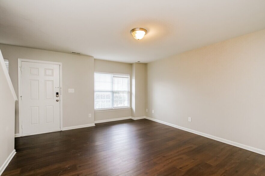 Building Photo - 2405 Richard Rozzelle Dr