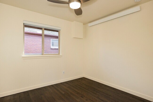 Building Photo - Spacious 2BR Home – Private Entry, In-Unit Washer & Dryer, Quartz Finishes & Pet Friendly Living ...