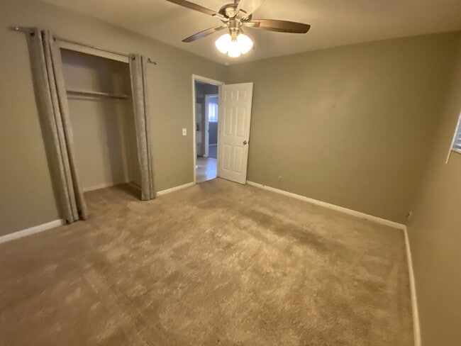 Building Photo - 4-Bedroom Retreat in Saint George – Cozy a...