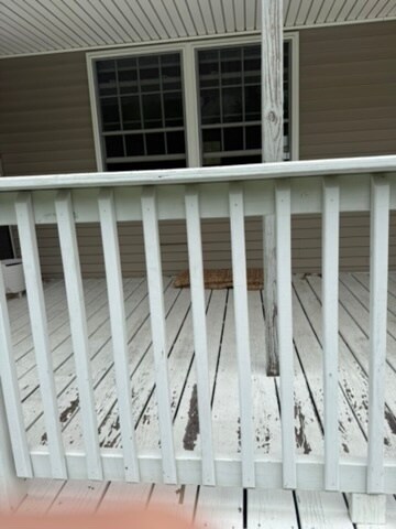 large porch - 22 Hawthorne St