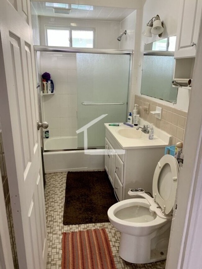 Building Photo - 5 Boulevard Terrace