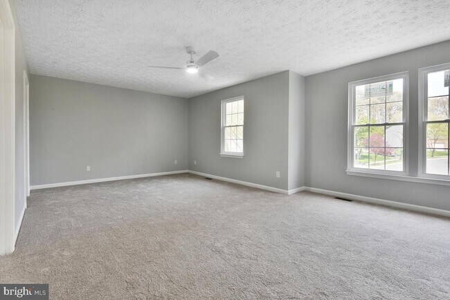 Building Photo - 7802 Shallowbrook Ct