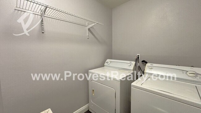 Building Photo - 13930 Hidden Valley Rd