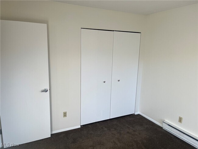 Building Photo - 4376 Darrow Rd