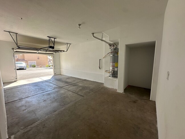 Building Photo - Beautiful 2 bedroom condo for rent.