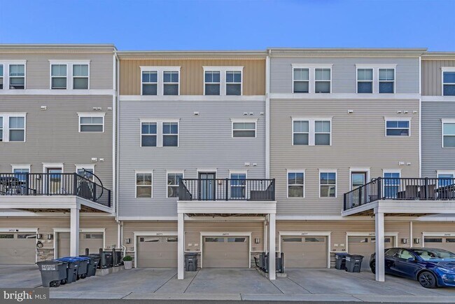 Building Photo - 24575 Rosebay Terrace