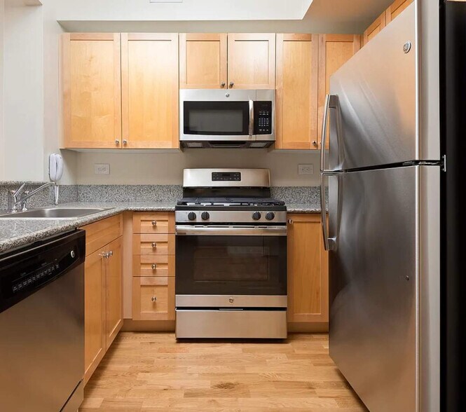 Building Photo - 1501 Lexington Ave