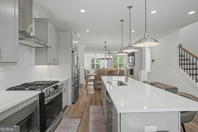 Building Photo - 847 Angora Aly
