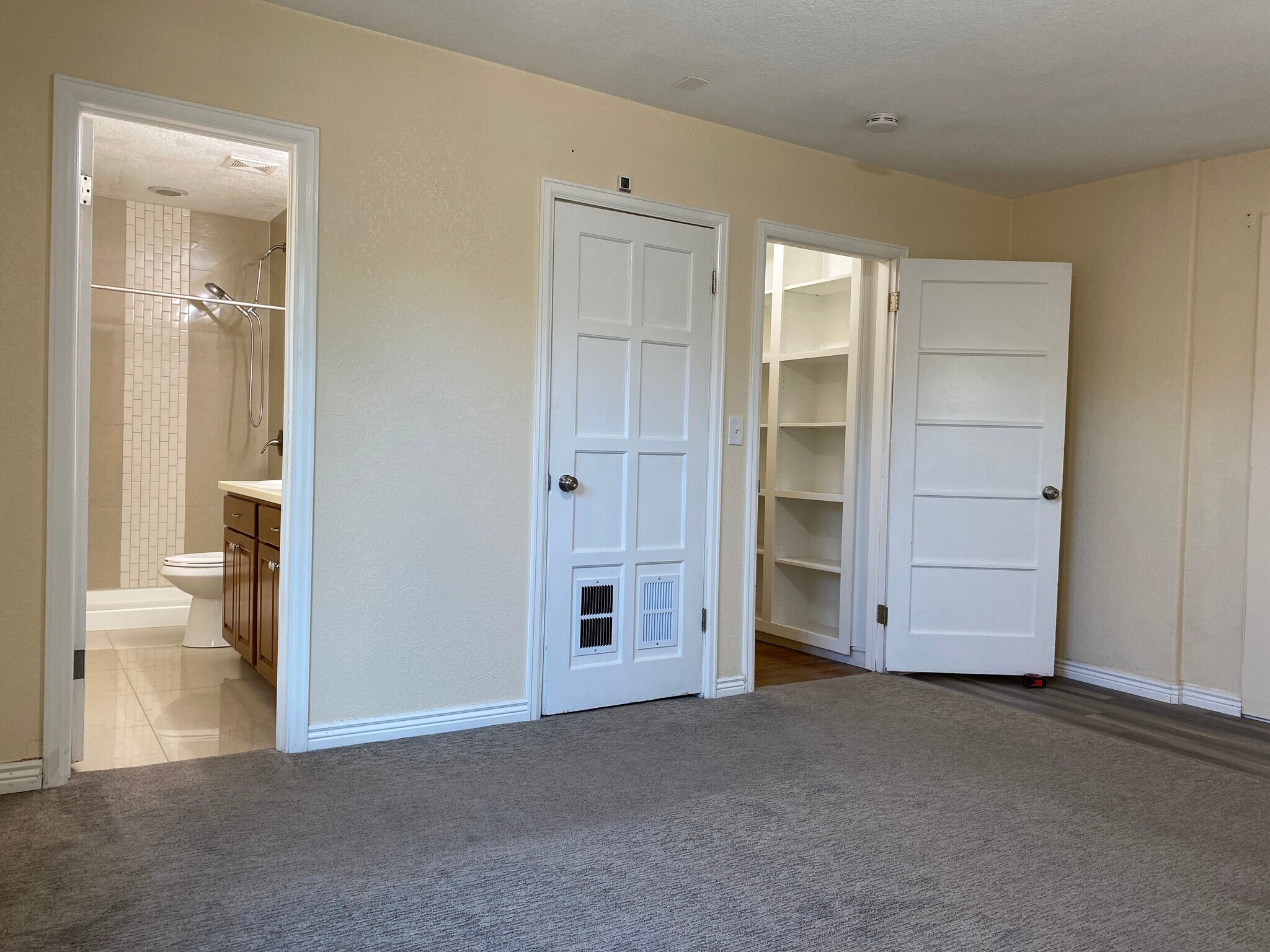 Master Bedroom - 1690 Syracuse St