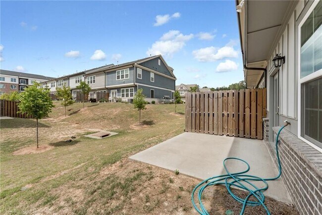 Building Photo - 649 Isom Walk