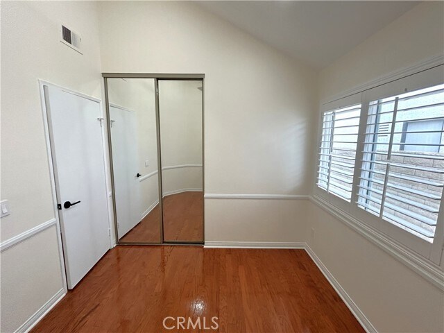 Building Photo - 3130 Oakcrest Dr