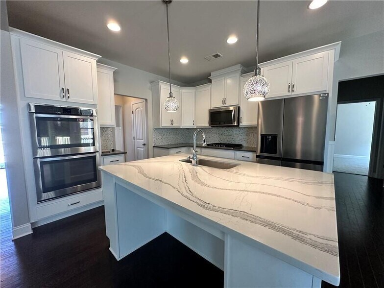 Building Photo - 3253 Cavendish Ct NE