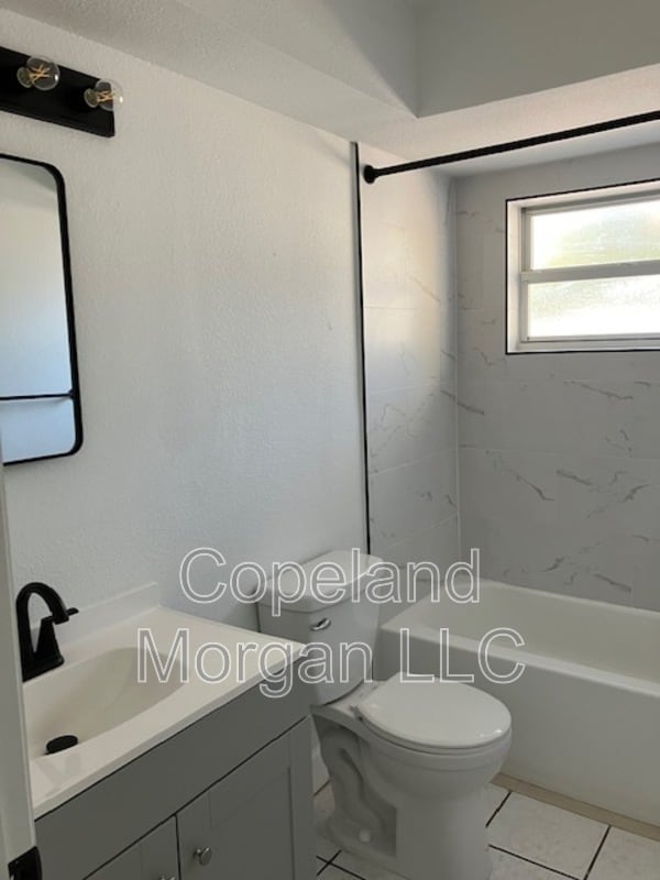 Building Photo - 2700 Miriam St S