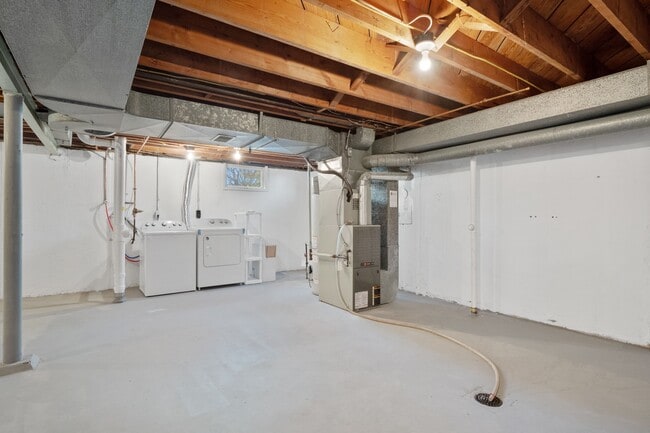 Building Photo - 12447 McKelvey Rd