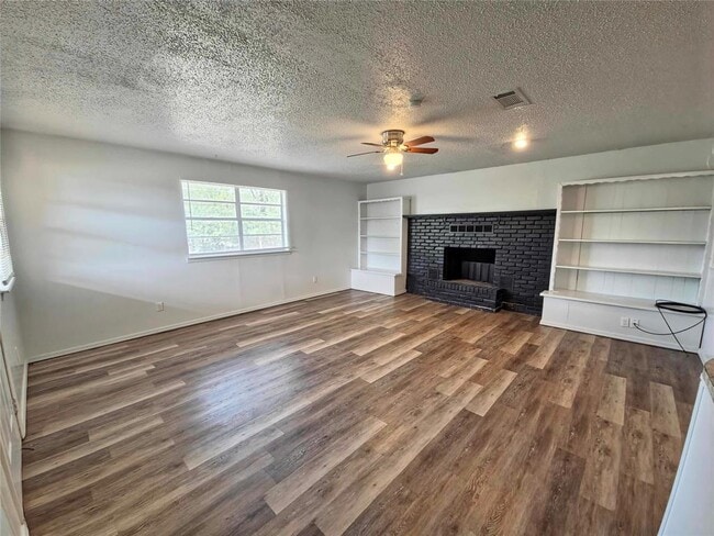 Building Photo - 3224 Lazy Ln