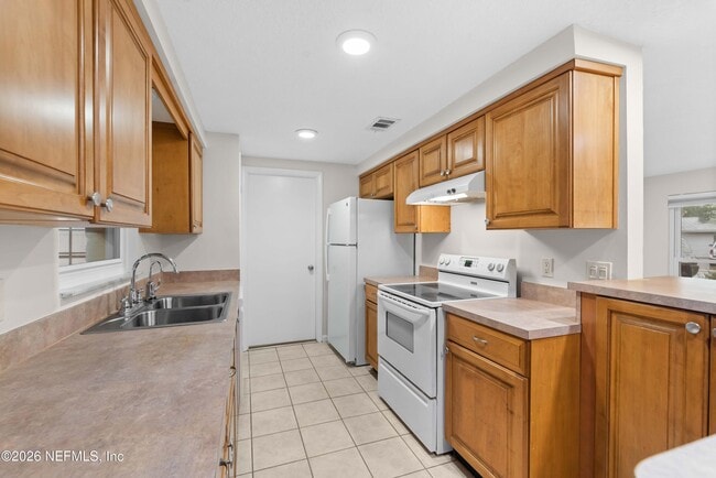 Building Photo - 250 Nautical Blvd S