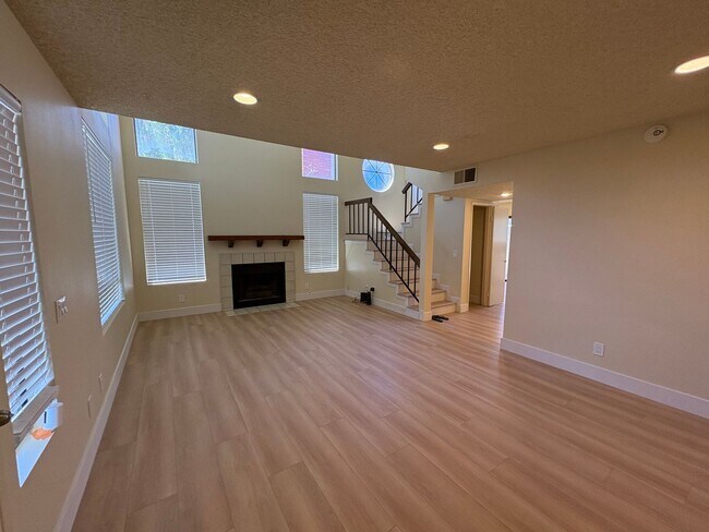 Building Photo - 6865 Valley Circle Blvd
