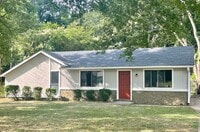 Building Photo - Updated 3 Bed/1.5 Bath Ranch In Serene Nei...