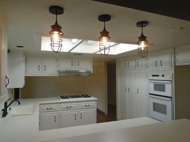 Building Photo - GATED COMMUNITY !!! MOVE IN SPECIAL!! $299...