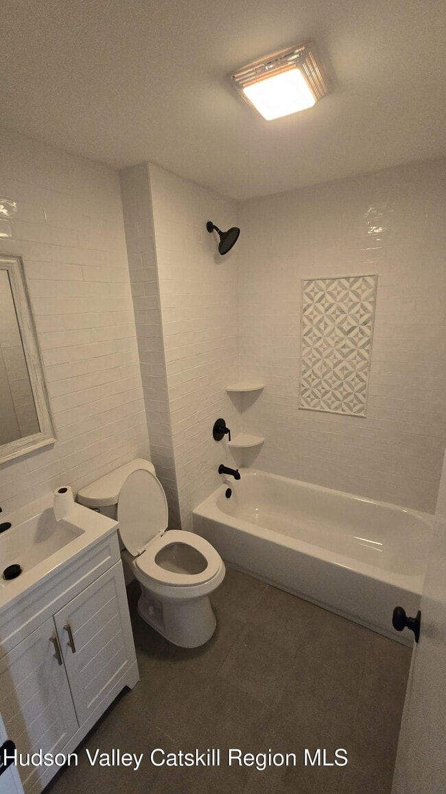 Building Photo - 1321 Sleepy Hollow Rd