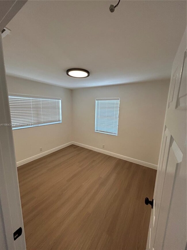 Building Photo - 808 SW 15th Ave