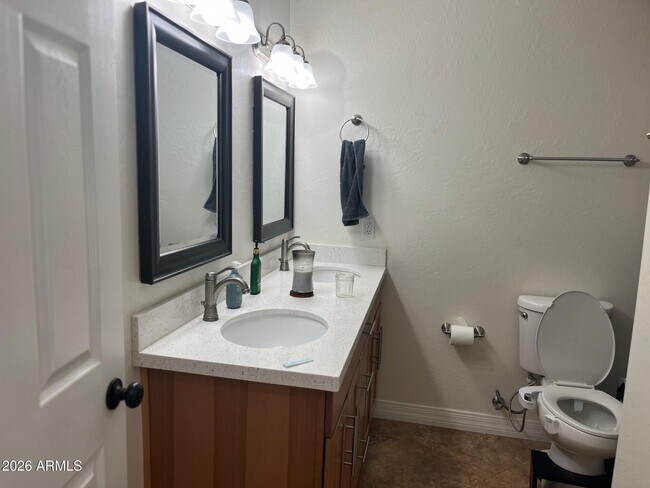 Building Photo - 1383 E Butler Cir