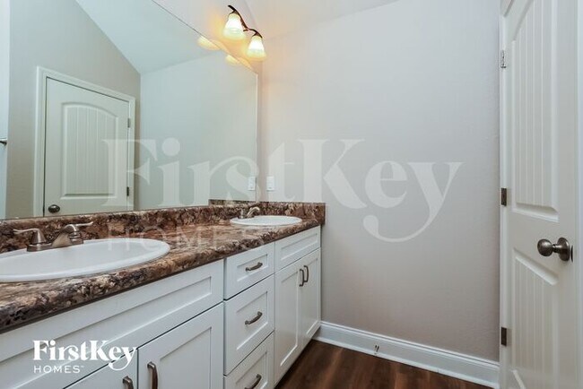 Building Photo - 1238 Catawba Way