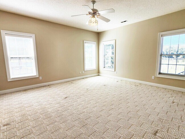 Building Photo - 192 Hamby Dr