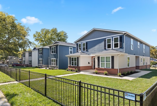 Building Photo - Main Street Townhomes
