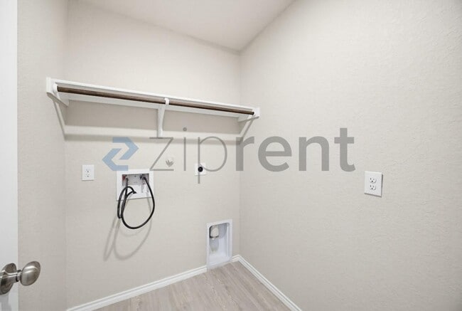 Building Photo - 2781 Rosefinch