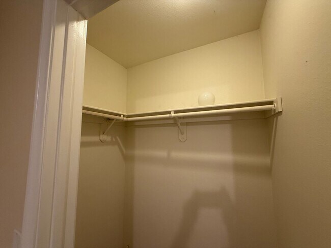 Building Photo - Beautiful Spring Valley Lake Home, 3 Bedrooms, 2 Bathrooms, New Paint