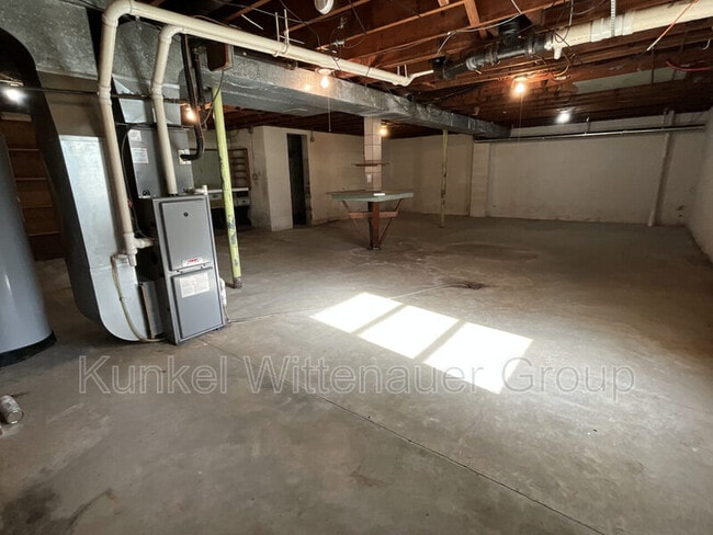 Building Photo - 1724 McClintock Ave