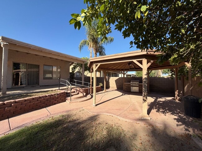 Building Photo - 3 BEDROOM HOME IN FALLS RANCH!