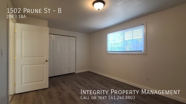 Building Photo - 1502 Prune St