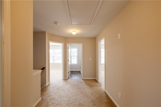 Building Photo - 221 Winterset Cir