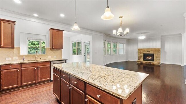 Building Photo - 2040 Bloomfield Ct