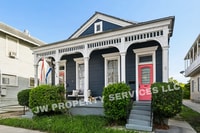 Building Photo - 5225 Magazine St