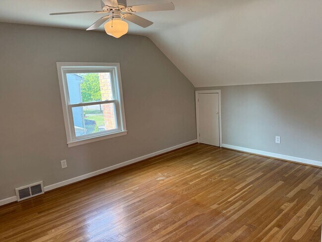 Building Photo - 3 Bedroom 2 Bathroom Single Family Home in Upper Arlington