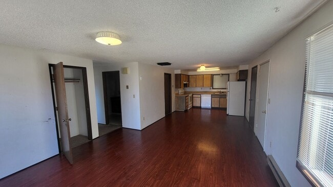 Building Photo - CC-2926