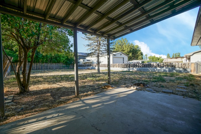 Building Photo - 1343 W Owyhee St