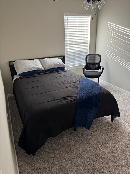 Building Photo - 6413 SE 84th St